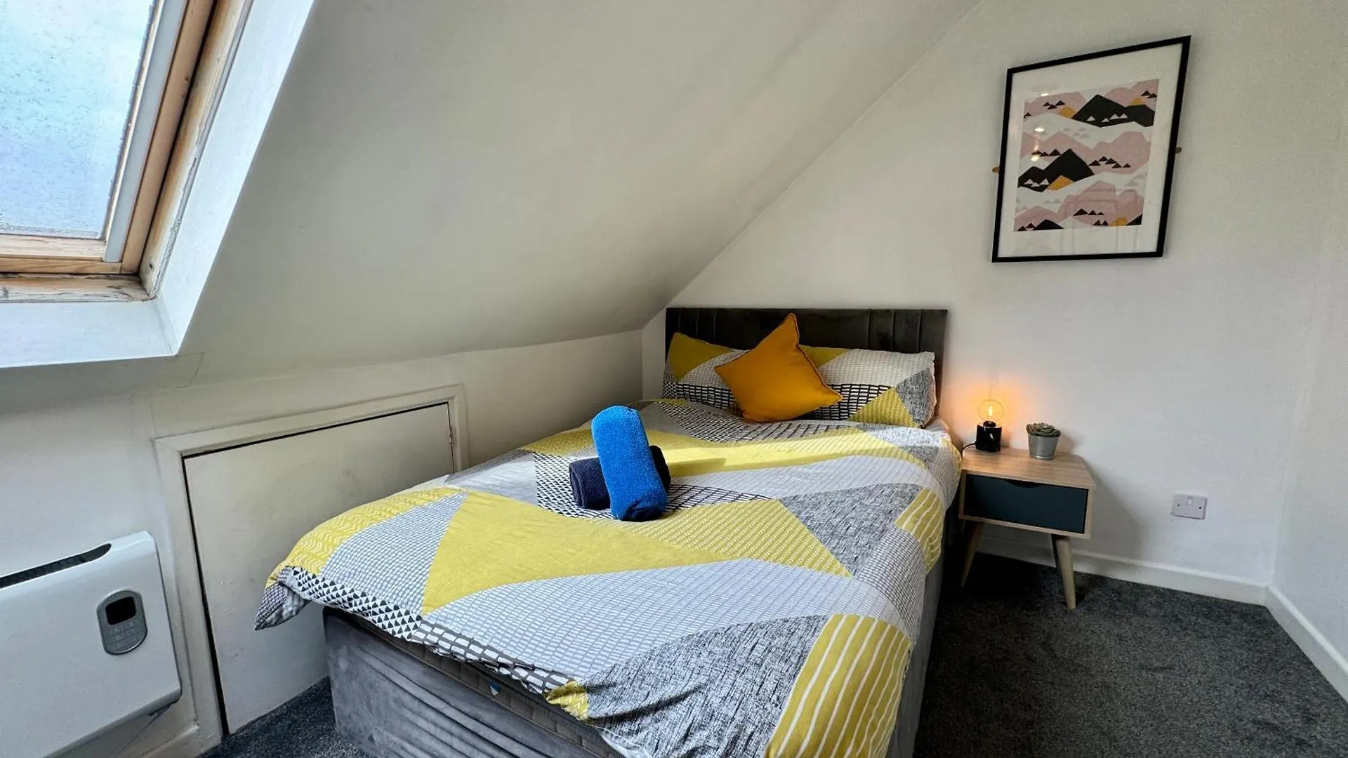 Space For Groups, 10 Mins From Queen St! Кардифф Апартаменты