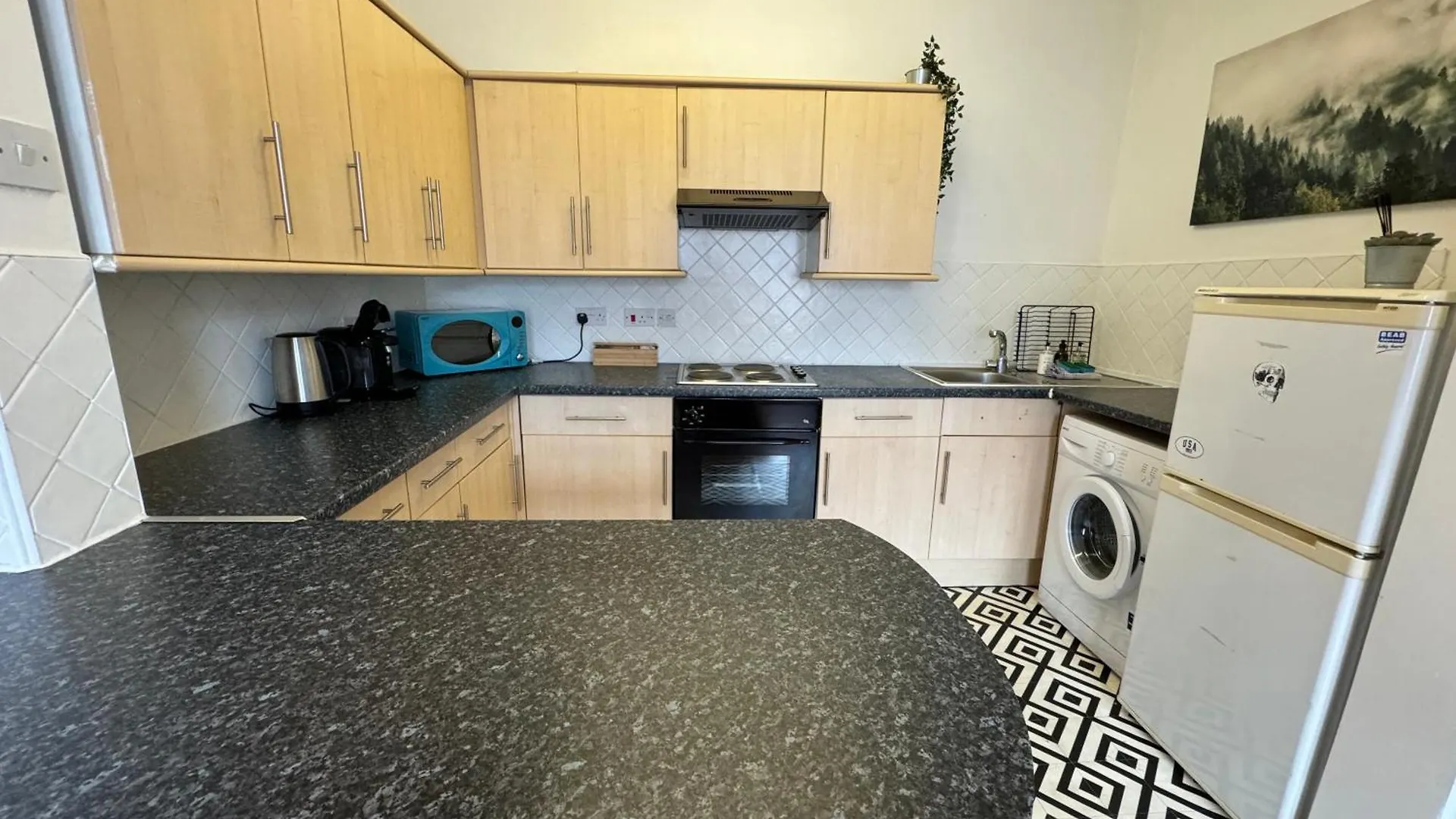 Space For Groups, 10 Mins From Queen St! Кардифф Апартаменты